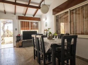 Casa · 121m² · 6 Ambientes · 1 Cochera · Casa en Venta