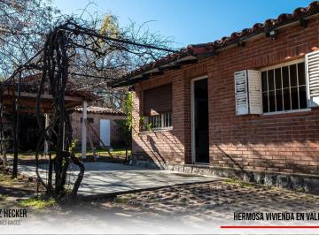 Casa · 121m² · 6 Ambientes · 1 Cochera · Casa en Venta