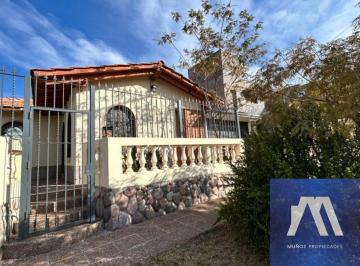 Casa de 8 ambientes, Ciudad de Mendoza · Casa en Venta C/ Cochera en 6.ª Sección Residencial Norte