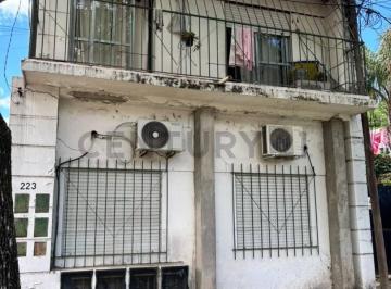 Local comercial · 192m² · 8 Ambientes · 4 Cocheras · Complejo de 4 Departamentos en Venta – Granadero Baigorria