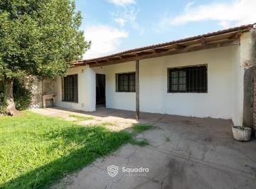 Casa · 103m² · 3 Ambientes · 1 Cochera · Venta | Permuta - Casa de 3 Dorm. con Gran Patio Verde - Soldini. Apto Crédito.