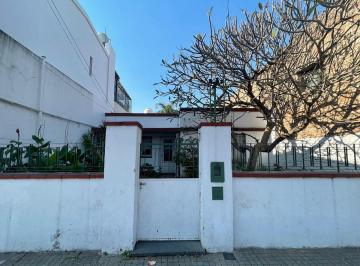 Casa · 1m² · 2 Dormitorios · Casa - Gutemberg 915.