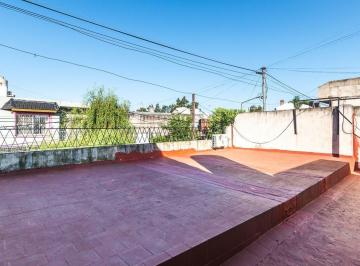 Casa · 119m² · 3 Ambientes · 1 Cochera · Venta Casa 3 Amb Ciudadela Quincho Terraza Cochera