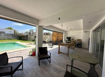 Casa de 6 ambientes, La Plata · Casa en Alquiler con Parque y Pileta - Calle 472 14a y 14b