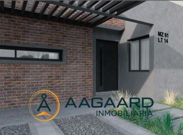 Casa · 162m² · 5 Ambientes · 3 Cocheras · Rincones de Manantiales - Casa en Venta en Una Planta - Tres Dorm. Galería y Patio