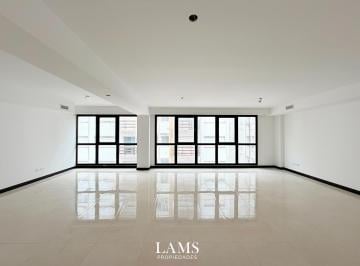 Oficina comercial · 157m² · 2 Cocheras · Departamento en Centro