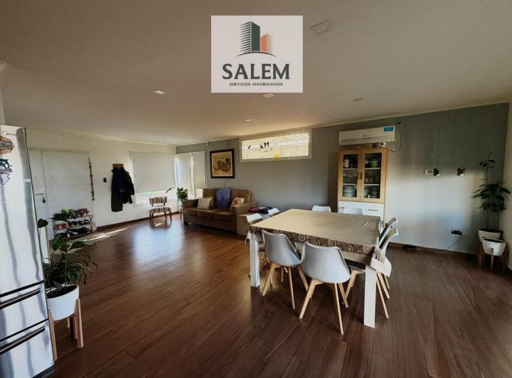 Casa · 222m² · 3 Ambientes · 2 Cocheras