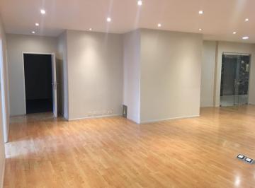 Oficina comercial · 211m² · 7 Ambientes · 1 Cochera · Oficina