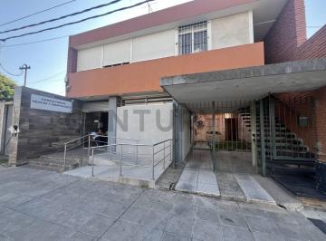 PH · 169m² · 6 Ambientes · 1 Cochera · 32 Entre 31 y 132. PH de 4 Dorm. con Cochera en Venta, La Plata.