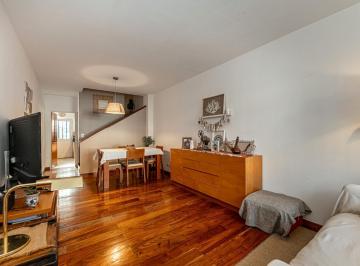 PH · 70m² · 3 Ambientes · 1 Cochera · PH en Venta | 2 Dorm. | Cochera | Parrilla | Apto Credito| Olivos.