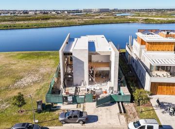 Casa · 660m² · 8 Ambientes · 2 Cocheras · Casa a La Venta Al Lago en Los Puentes Nordelta a Estrenar. Entrega 2026