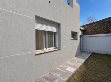 Departamento · 60m² · 3 Ambientes · Depto Céntrico Interno con Patio