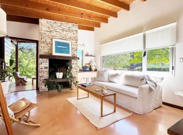 Casa · 120m² · 4 Ambientes · 2 Cocheras · Venta - Casa 4 Ambientes C/jardin y Parrilla - Acantilados
