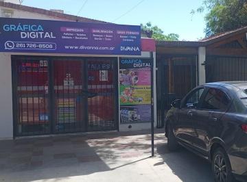 Casa · 282m² · 14 Ambientes · 2 Cocheras · Casa en Venta con 3 Departamentos Dentro, en Distrito Las Cañas, Guaymallén