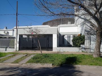 Casa de 8 ambientes, Ciudad de Santa Fe · Casa en Calle La Paz Al 3600, 2 Dorm.