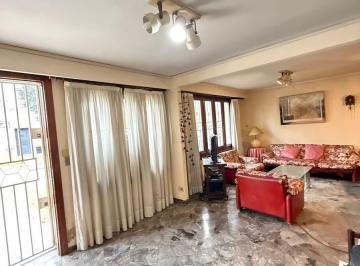 PH · 121m² · 3 Ambientes · 1 Cochera · PH Casa 3 Ambientes Jardin Garage 2 Baños 2 Dorm.