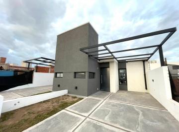 Foto · Rincones de Manantiales Casa Duplex en Venta a Estrenar 2 Dorm.