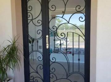 Casa · 250m² · 7 Ambientes · Casa en Alquiler - 5 Dorm. 4 Baños - 1000 m - Ezeiza