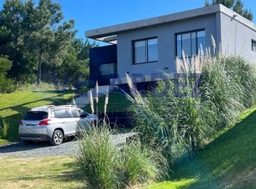 Casa · 170m² · 5 Ambientes · Casa Para 10 Personas - Costa Esmeralda - Temporada 2027