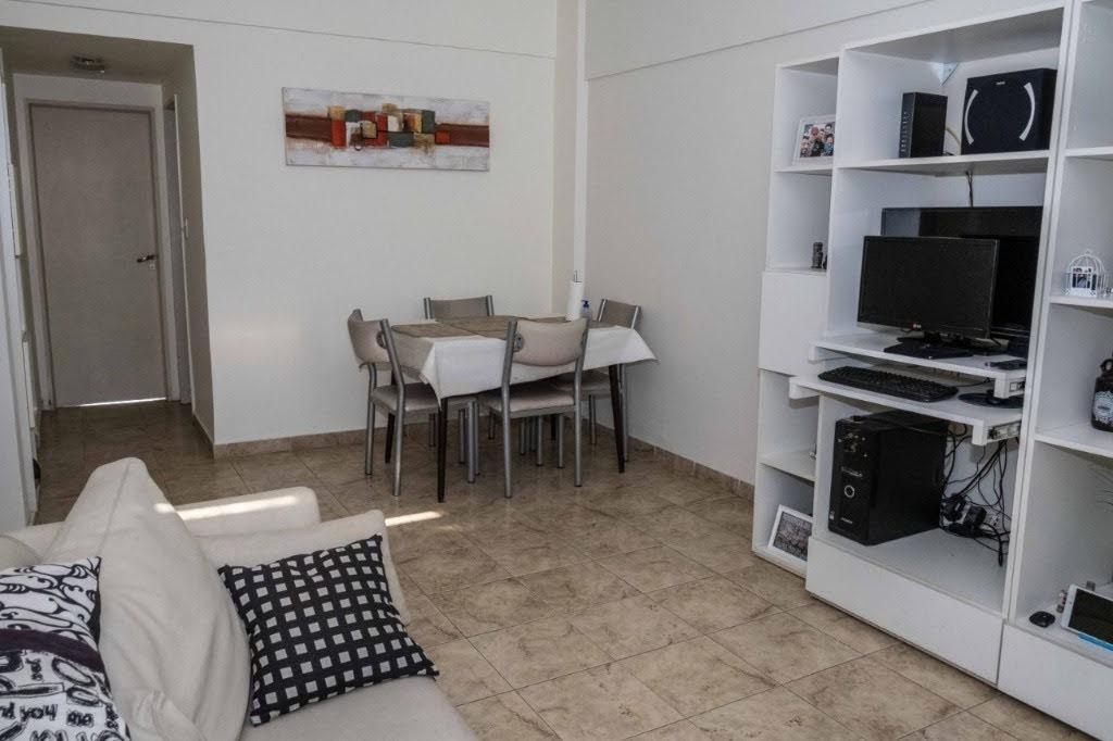 Venta - departamento 2 ambientes A la calle con 2 patios