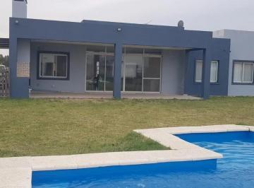 Casa · 147m² · 4 Ambientes · 2 Cocheras · Venta | Casa con Pileta en Lagos de Canning 1