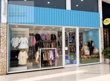 Local comercial · 27m² · Venta - Local en Galeria Naonis - Ramos Mejia