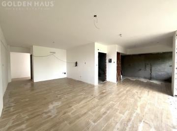 Departamento · 103m² · 4 Ambientes · Piso de 4 Ambientes en Monte Castro con Balcón Terraza
