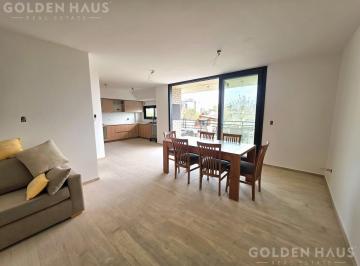 Departamento · 103m² · 4 Ambientes · Piso de 4 Ambientes en Monte Castro con Balcón Terraza