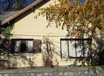Casa · 231m² · 6 Ambientes · Se Vende Casa en El Bolsón - Barrio Residencial