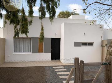 Casa · 62m² · 2 Ambientes · 1 Cochera · Casa en Venta - Calle 21 E/ 657 y 658