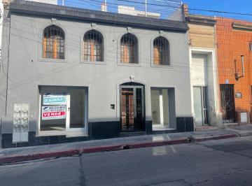 Casa de 10 ambientes, Córdoba · Se Vende Complejo de 4 Departmentos y 2 Locales Ideal Inversionistas - Centro de Cordoba