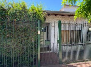 Casa de 4 ambientes, Quilmes · Casa Venta