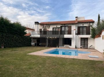 Casa de 10 ambientes, Chacras de Coria · Casa en Venta C/ Cochera en Chacras de Coria
