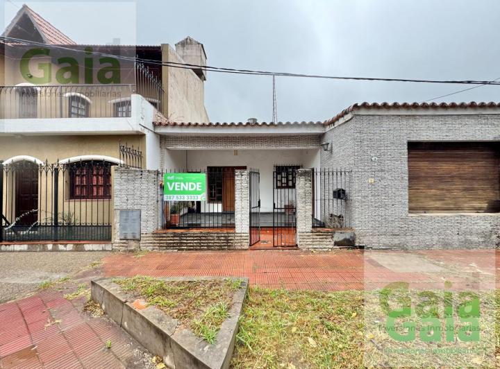 Casa · 190m² · 6 Ambientes · 3 Cocheras