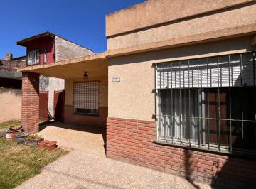 Casa · 110m² · 4 Ambientes · 2 Cocheras · Casa - Moreno Norte