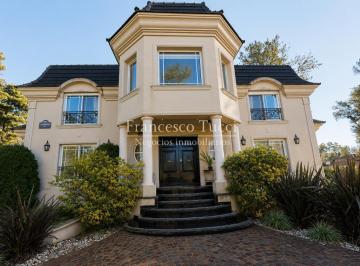 Casa · 702m² · 6 Ambientes · 10 Cocheras · Casa en Venta 6 Ambientes en San Diego C. C