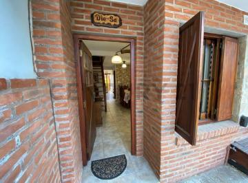 Casa · 52m² · 4 Ambientes · 1 Cochera · Venta de Triplex en San Bernardo