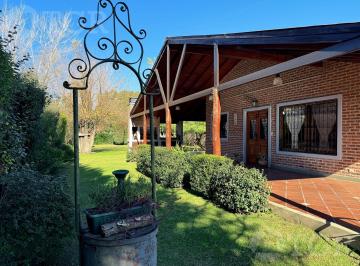 Casa · 101m² · 3 Ambientes · 3 Cocheras · Casa en Venta en Alejandro Korn Hermosa y con Gran Parque