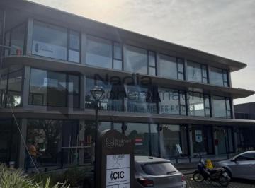 Hotel · 38m² · 1 Ambiente · 1 Cochera · Local Comercial Yerba Buena