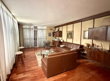 Casa · 367m² · 8 Ambientes · 3 Cocheras · Venta Casa 5 Dorm. en La Mejor Zona de Alberdi