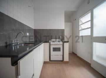 Departamento · 70m² · Departamento 2 Dorm. en Alquiler, 60 Entre 18 y Plaza Yrigoyen, La Plata
