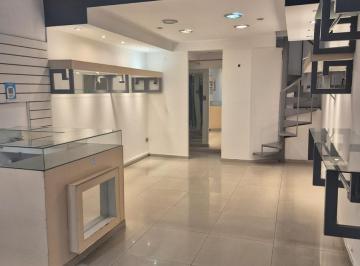 Local comercial · 27m² · Local en Pleno Centro de Villa Carlos Paz.