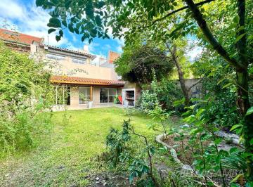 Casa · 369m² · 7 Ambientes · 1 Cochera · Casa Venta 7 Ambientes Cochera Apto Credito