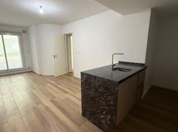 Departamento · 51m² · 2 Ambientes · Venta Departamento un Dormitorio con Patio, Cochera y Amenities Zona Rio