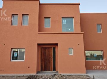 Casa · 158m² · 5 Ambientes · 2 Cocheras · Casa Venta 3 Dorm. - Santa Sofia - Pilar del Este
