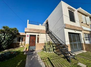 Casa · 159m² · 7 Ambientes · 2 Cocheras · Venta Casa Centro America 3 Dorm con Depto 1 Dorm