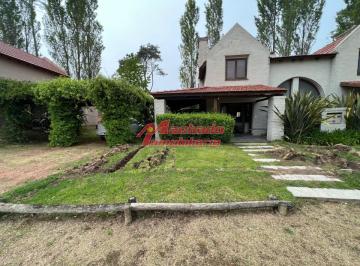 Foto1 · Casa en Barrio Privado con Piscina y Cancha de Tenis. Zona Pinares