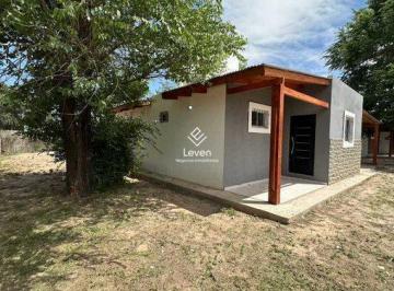 Casa · 60m² · 3 Ambientes · 2 Cocheras · Venta Casa 2 Dorm. con Pileta en Comuna San Roque