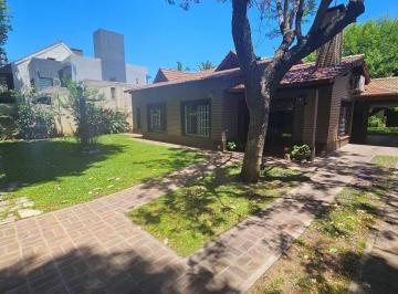 Casa · 175m² · 4 Ambientes · Casa Chalet en Venta en General Pacheco, Tigre, G. B. a. Zona Norte