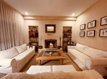 Casa · 220m² · 4 Ambientes · 4 Cocheras · Casa en Venta en La Emilia Pilar